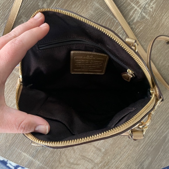 Small coach hand bag - Picture 2 of 3